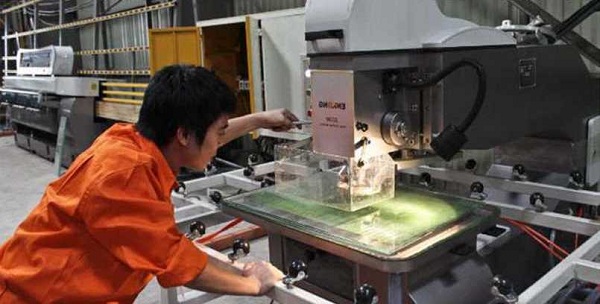Gia Phát Thịnh - chuyên nhận cắt kính cường lực theo yêu cầu với đội ngũ nhân viên cùng máy móc hiện đại