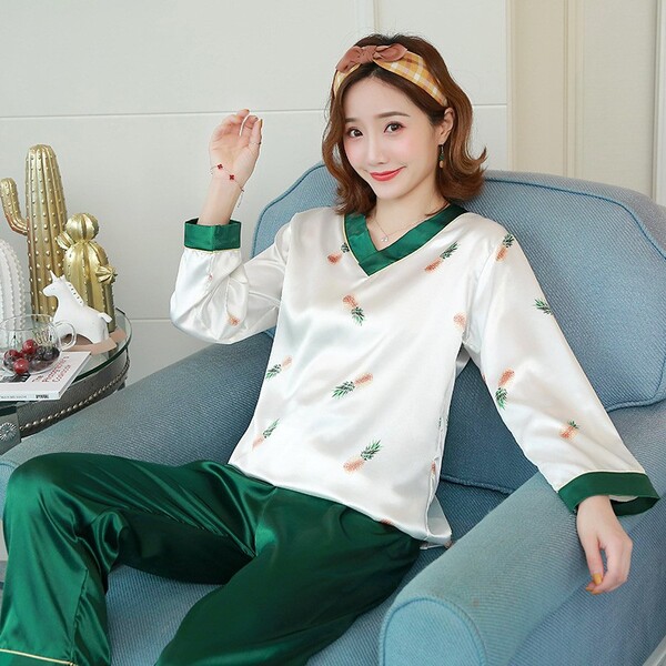 Bộ pijama lụa satin sang trọng, ấn tượng