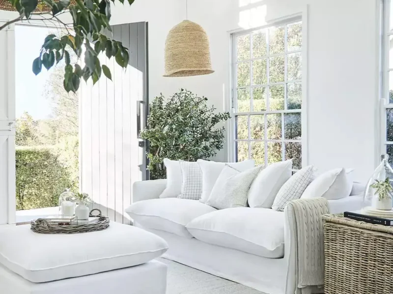 Cách trang trí ghế sofa hợp phong thủy