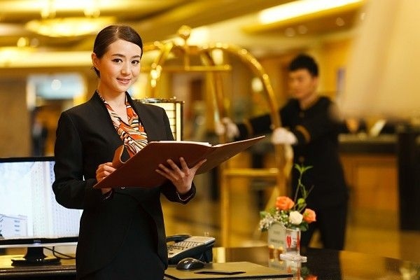 Dịch vụ là điểm chạm quan trọng nhất giữa khách và khách sạn.