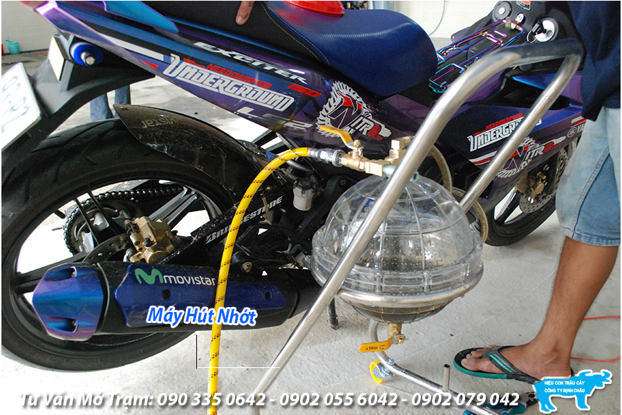 vệ sinh máy hút nhớt xe máy