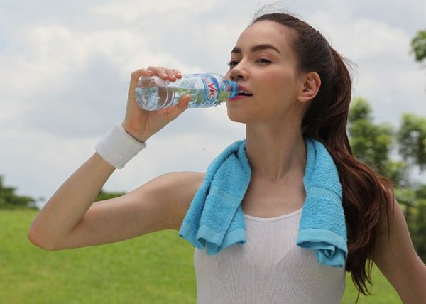 Các loại nước khoáng đóng chai trên thị trường khá phong phú