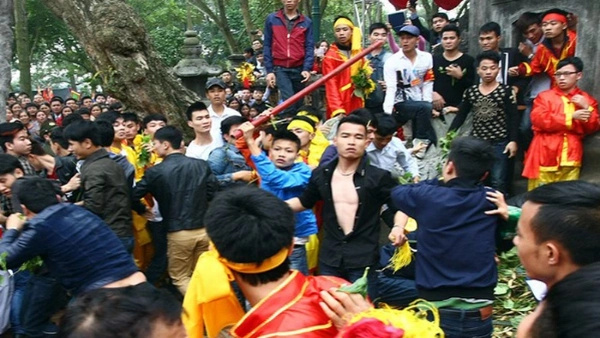 Giá trị văn hóa bị thương mại hóa