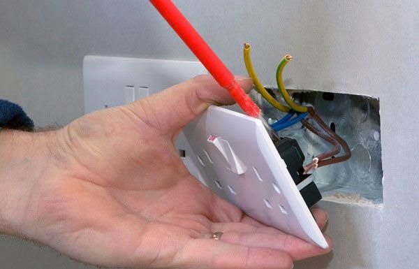 Nguyên nhân dây điện bị chập thường gặp