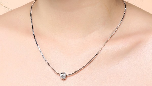 Tại Sao Dây Chuyền Bạc Nữ Lại Được Ưa Chuộng?