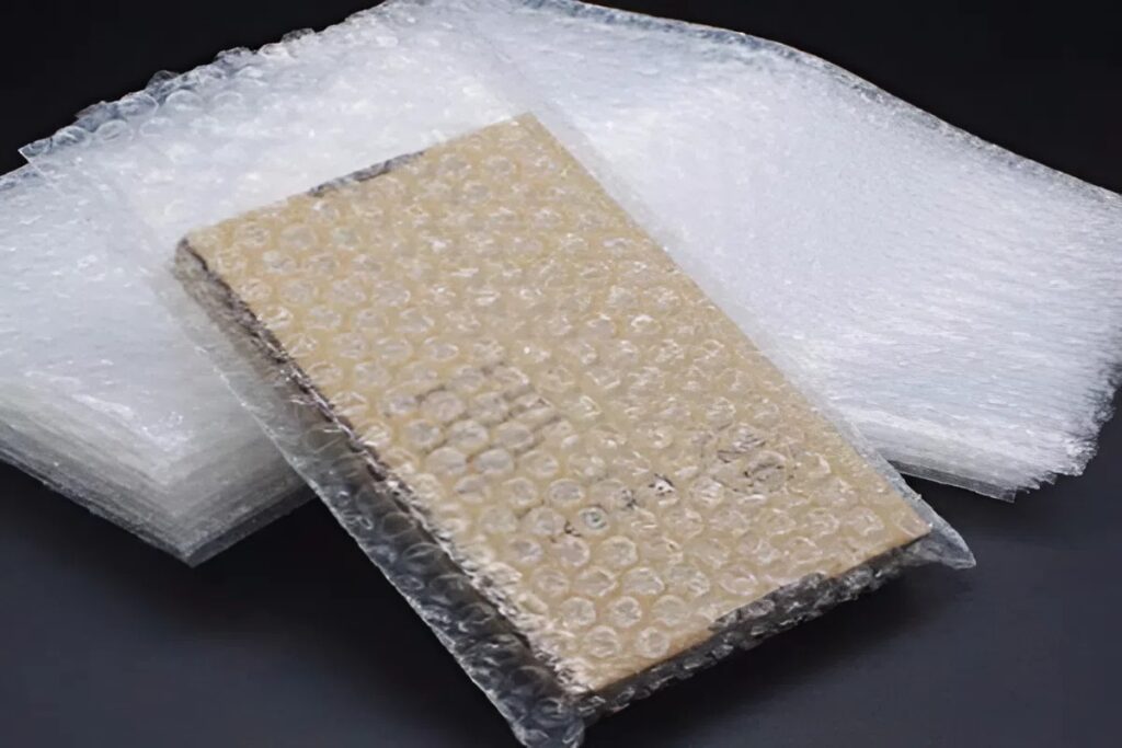 Túi xốp hơi sử dụng nhựa PE tái chế, giảm tác động môi trường