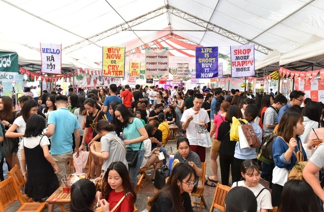 Vì sao hội chợ Hello Weekend thu hút đông đảo giới trẻ