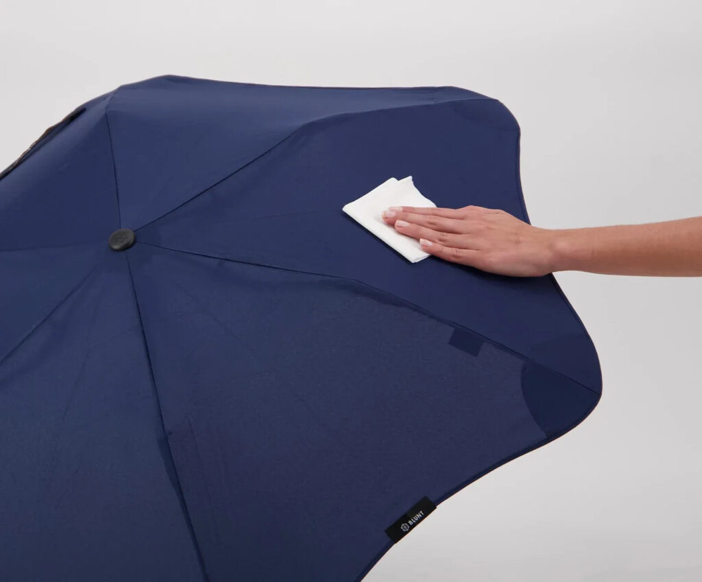 Phơi ô dù đúng cách giúp giữ bền đẹp và kéo dài tuổi thọ sử dụng lâu