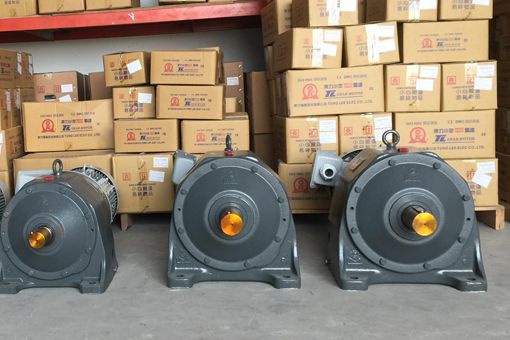 Motor giảm tốc công suất lớn