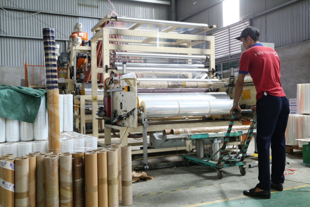 quy-trinh-san-xuat-mang-pe-cong-nghiep-2