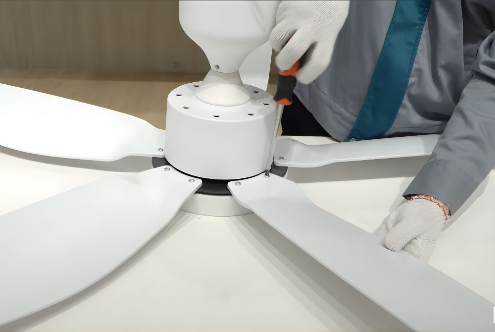 Hướng dẫn từ A-Z cách sửa quạt trần bị rung lắc tại nhà