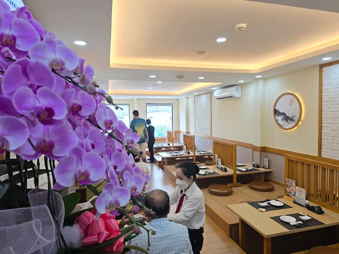 Dịch vụ khách hàng: Tận tâm và chuyên nghiệp