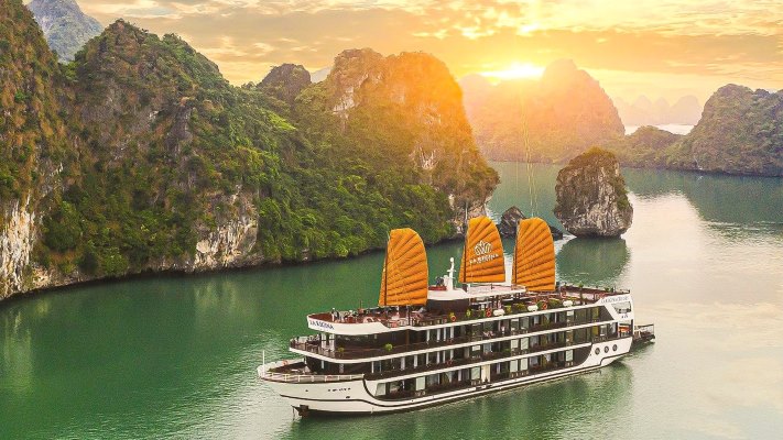 top-5-star-halong-bay-cruise-experiences-1
