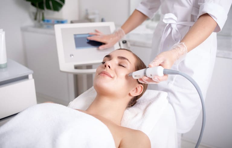 Laser trị nám có an toàn không và những điều cần lưu ý
