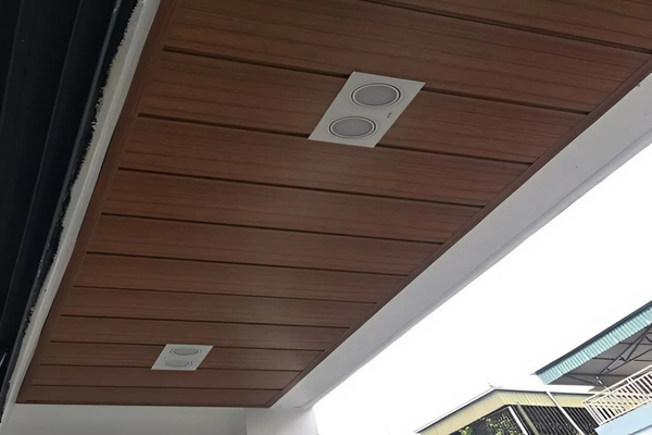 Vật liệu trần giả gỗ phù hợp nhiều phong cách kiến trúc
