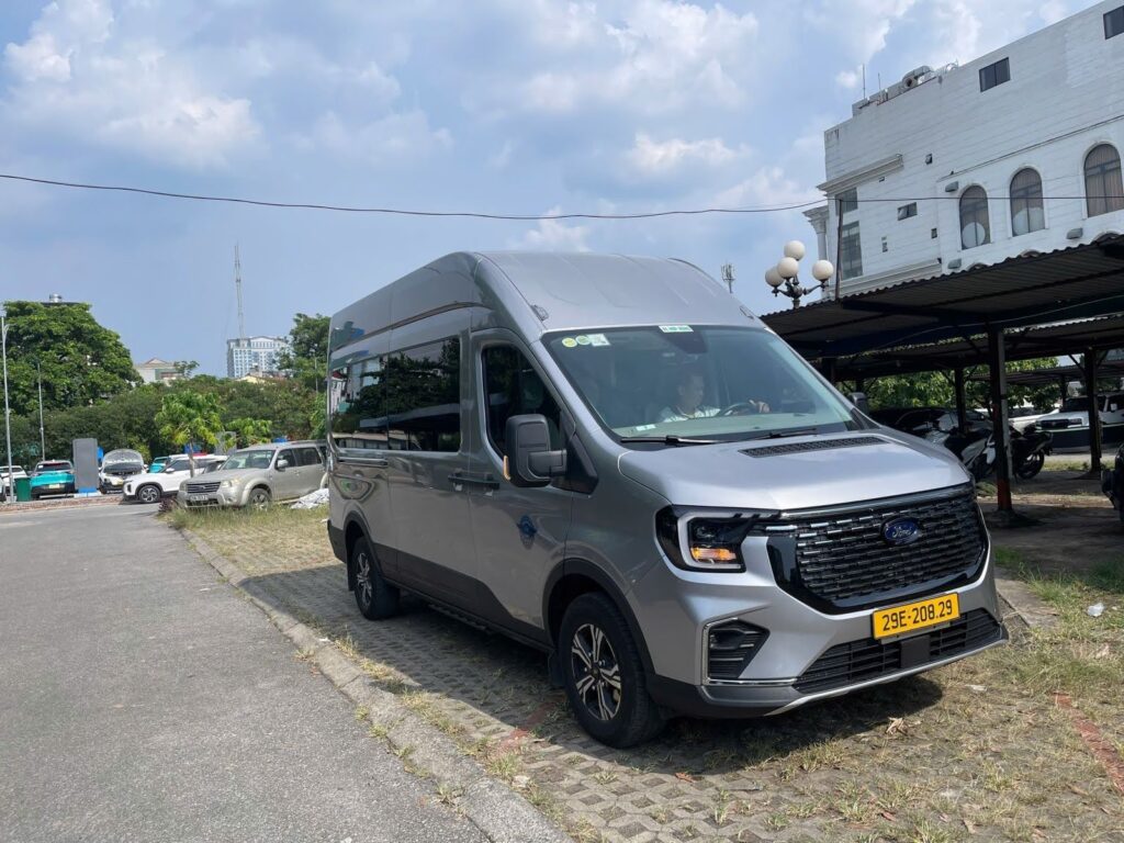 Thuê xe Mercedes tự lái là phương án tiết kiệm cho doanh nghiệp