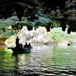 Khám phá Hang sáng - Hang tối tại vịnh Lan Hạ