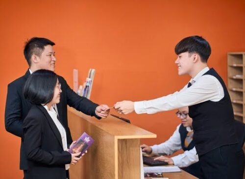 Sinh viên trải nghiệm thực hành để giúp có thêm kinh nghiệm khi đi xin việc
